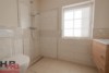 TOP sanierte Doppelhaushälfte mit Garage für gehobene Ansprüche - Gäste WC mit Dusche